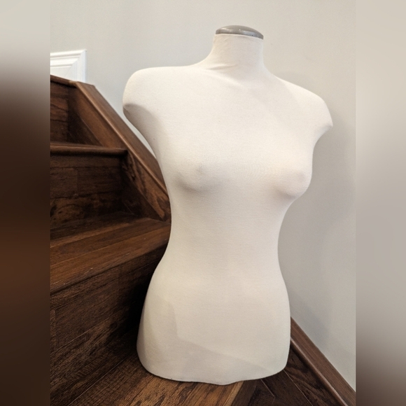 Female Mannequin, Lightweight Design, Reseller, Display Model Sz 8-10 - Picture 1 of 5